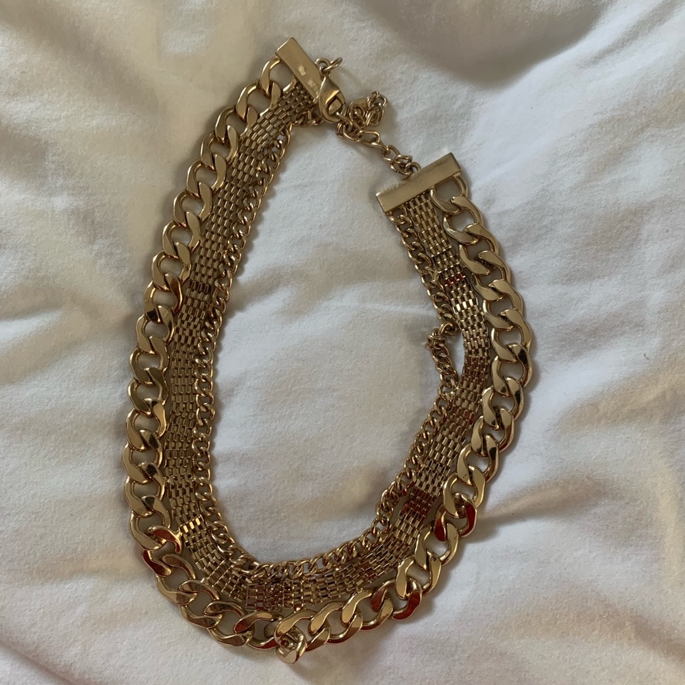 Costume jewelry necklace
